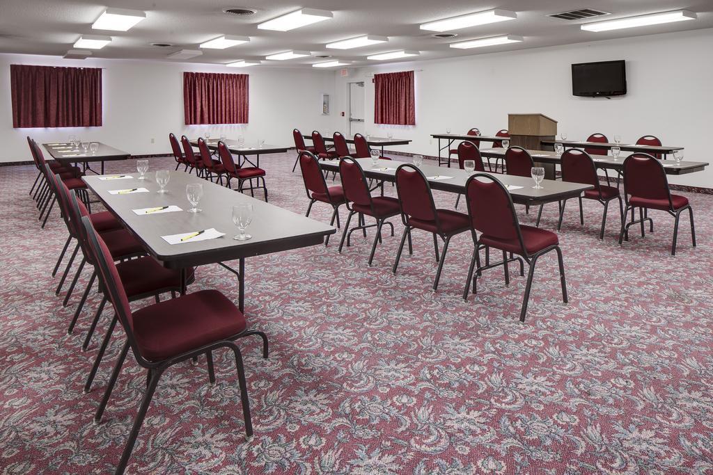 Super 8 By Wyndham Ks