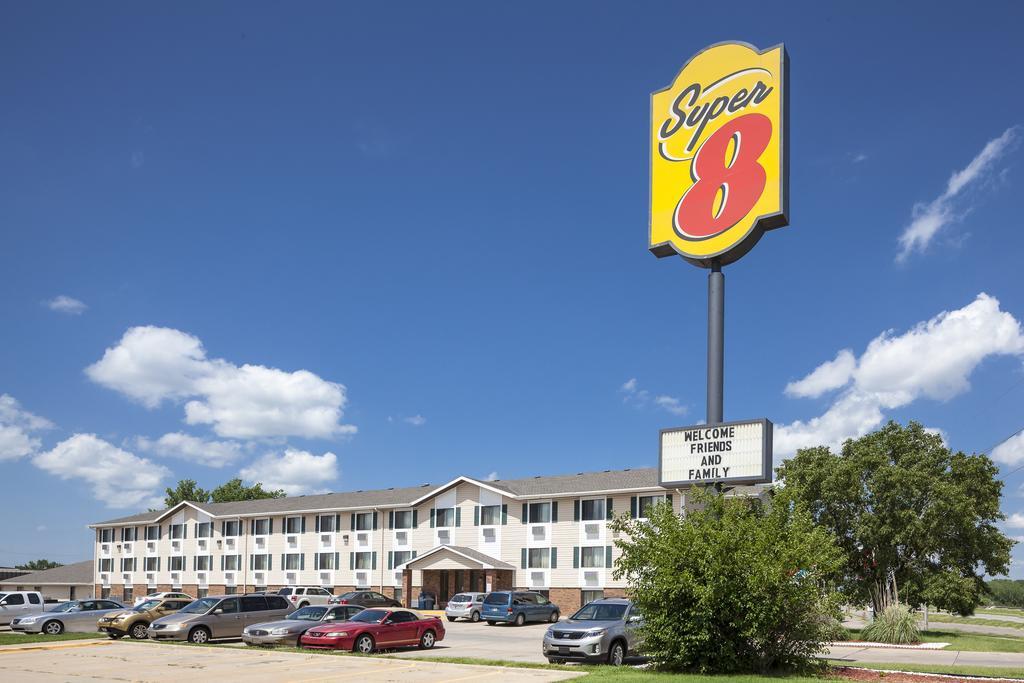 Super 8 By Wyndham Ks Motel Manhattan