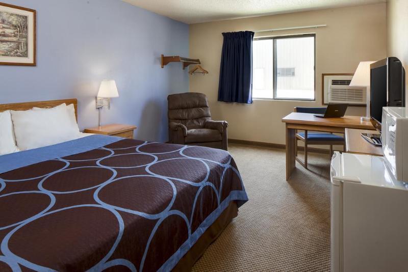 Super 8 By Wyndham Ks Motel Manhattan