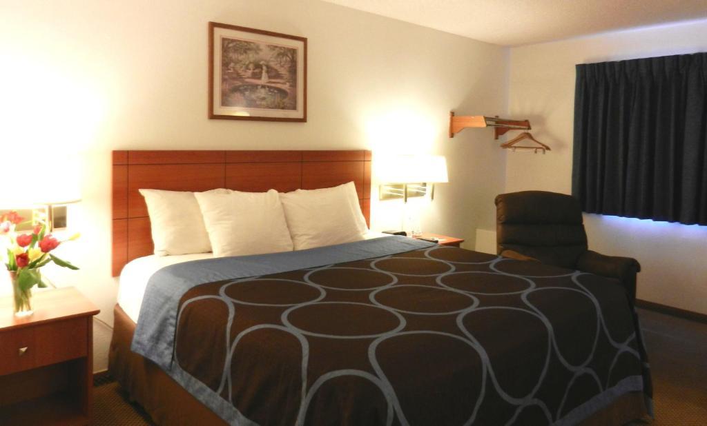 Super 8 By Wyndham Ks Motel Manhattan